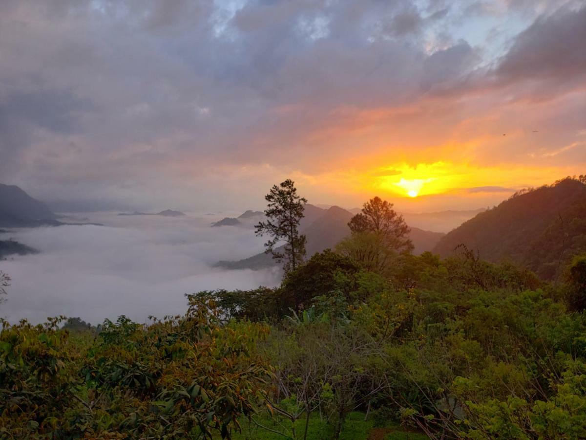 Mountain Nest Bed & Breakfast Lanquín Exterior photo